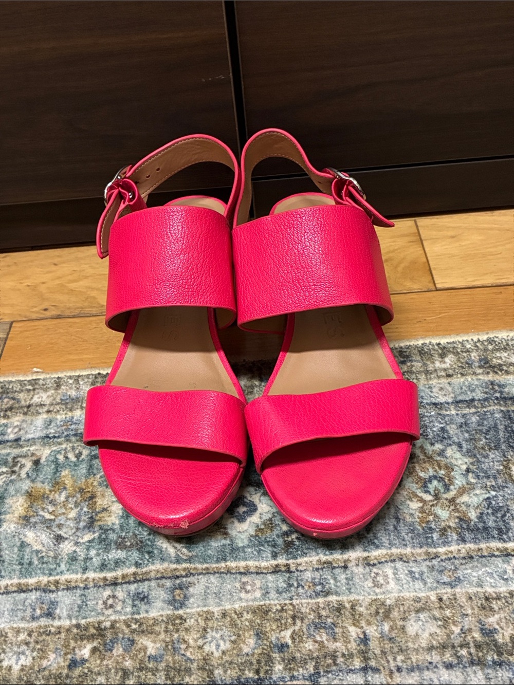 Aerosole’s Hot Pink Camera Open-Toe Ankle Strap Sandals Bimbocore McBling US7.5